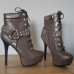 High heeled booties